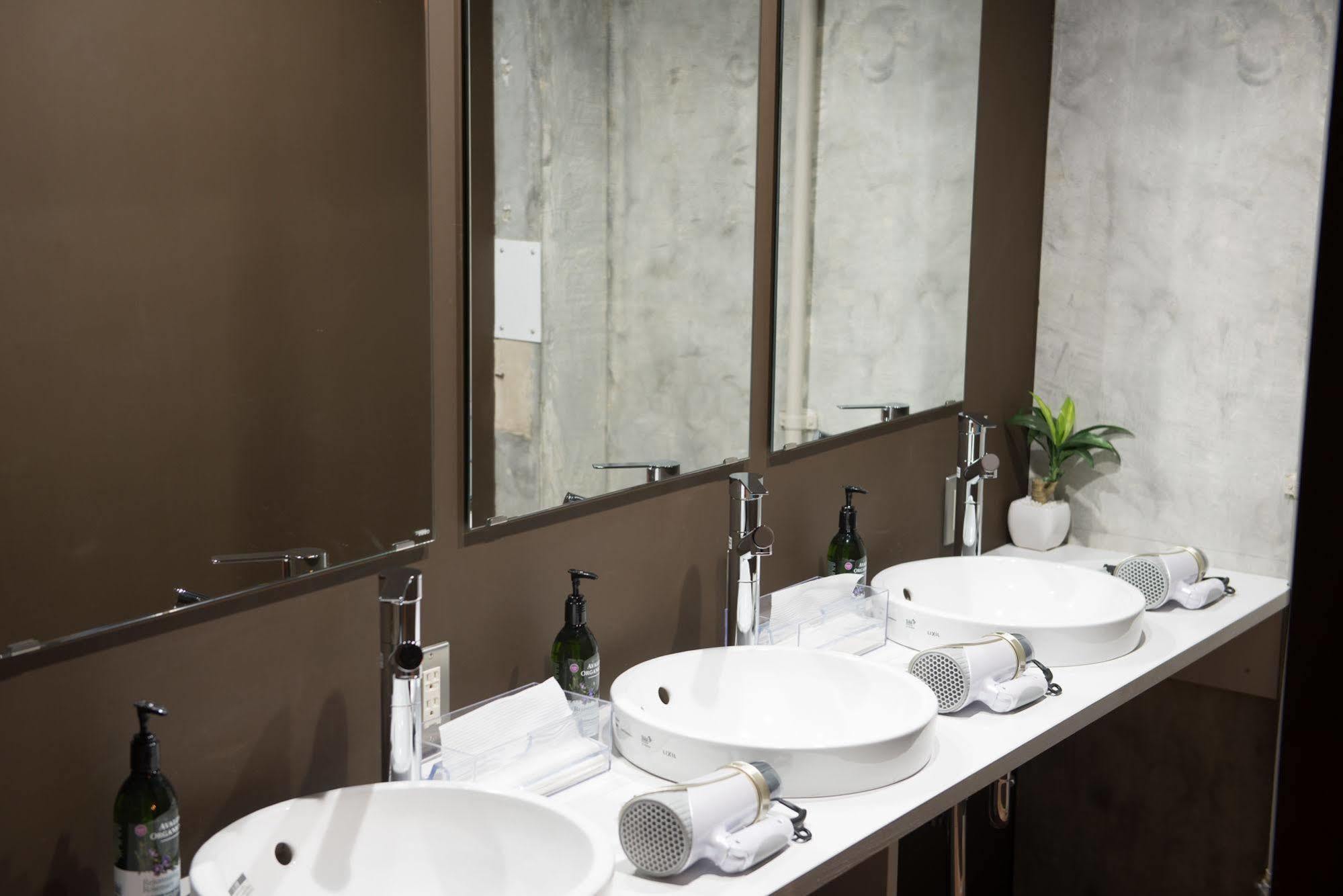 Book Tea Bed Ginza Hostel โตเกียว ภายนอก รูปภาพ